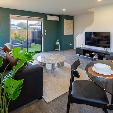 Serene Living 2 Bed With Carpark Christchurch Exterior photo